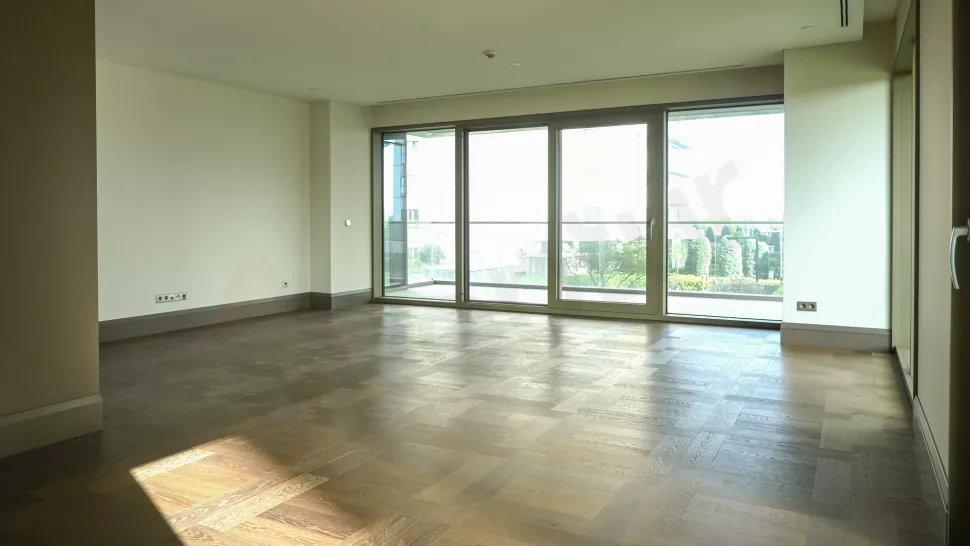 Luxury Seafront Apartment in Bakirkoy with Premium Amenities