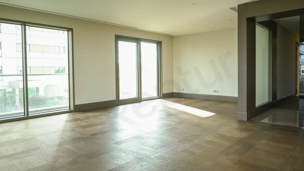 Luxury Seafront Apartment in Bakirkoy with Premium Amenities
