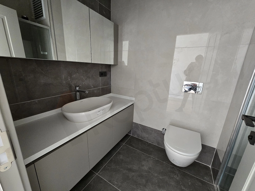 Modern bathroom interior of a duplex apartment in Ataşehir.