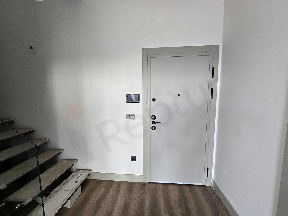 Entrance area of a duplex apartment for sale in Ataşehir, Istanbul.