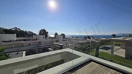 Exclusive Seafront Investment for Turkish Citizens: Move-in Ready Luxury with Private Blue-Flag Beach