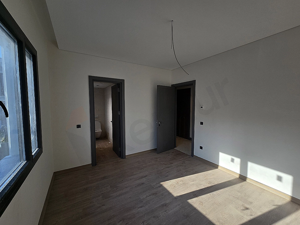 Bedroom image of an unfurnished villa for sale in Başakşehir.