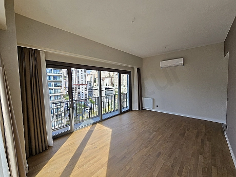 For Sale in Kagithane – Large 2+1 Unit (90 m² Net) with Closed Kitchen & Balcony