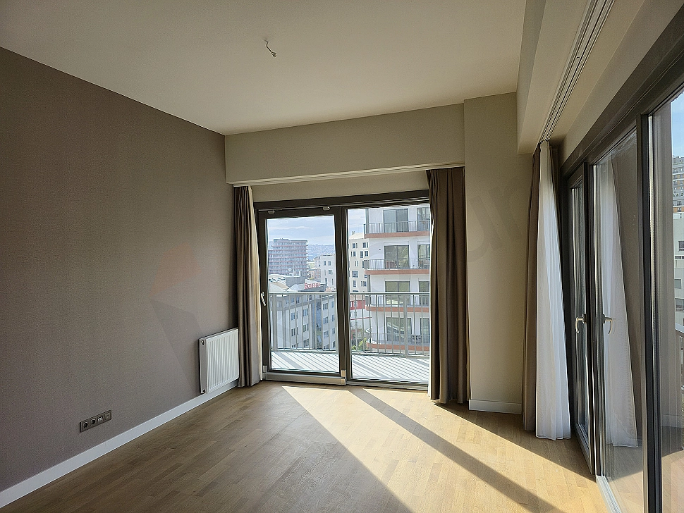 Image of a bright living room.