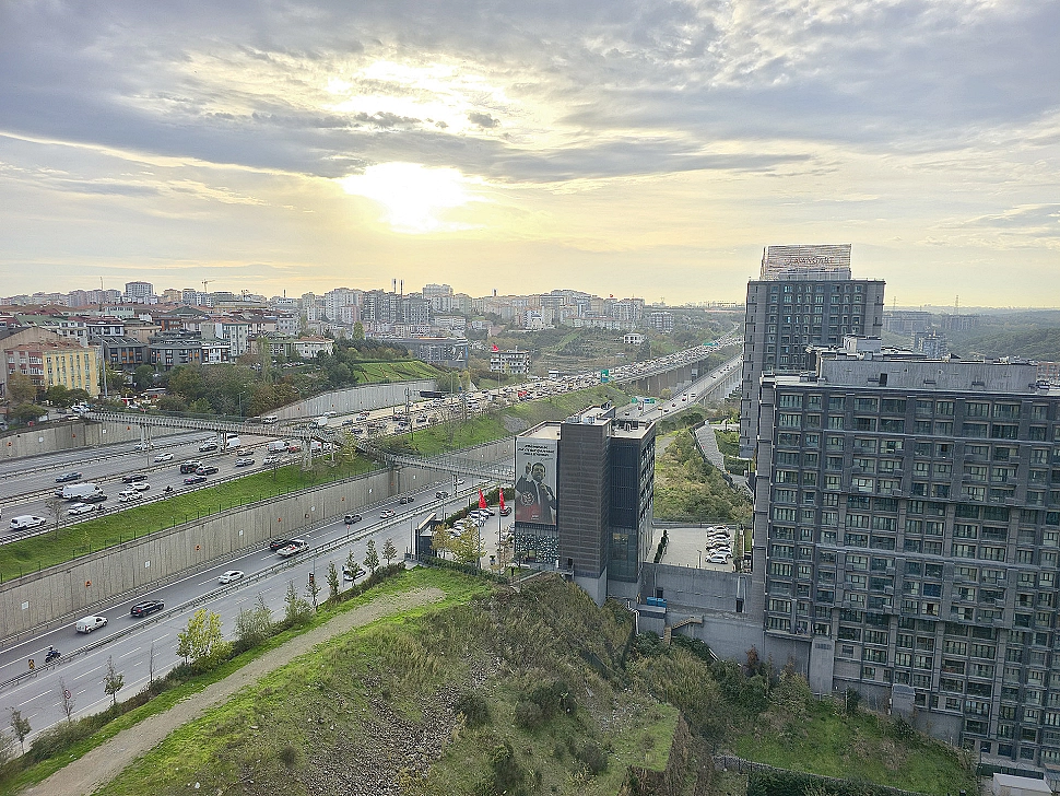 Photo of a 2+1 apartment with city view for sale in Sarıyer, Istanbul.