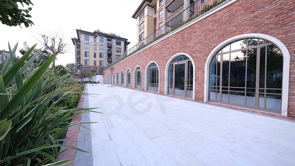 Exterior view of a 4+1 apartment for sale in Eyüpsultan, Istanbul.