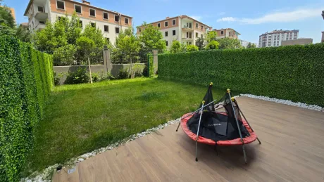 Garden Concept: Fluid 2+1 Duplex for Sale with a Private Living Terrace
