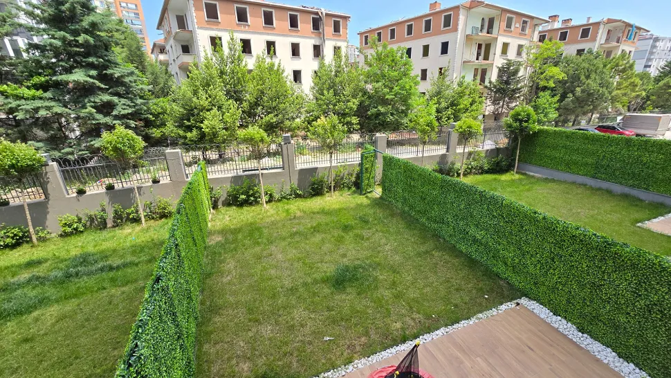 Garden Concept: Fluid 2+1 Duplex for Sale with a Private Living Terrace
