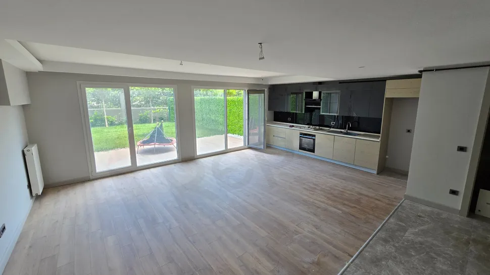 Garden Concept: Fluid 2+1 Duplex for Sale with a Private Living Terrace
