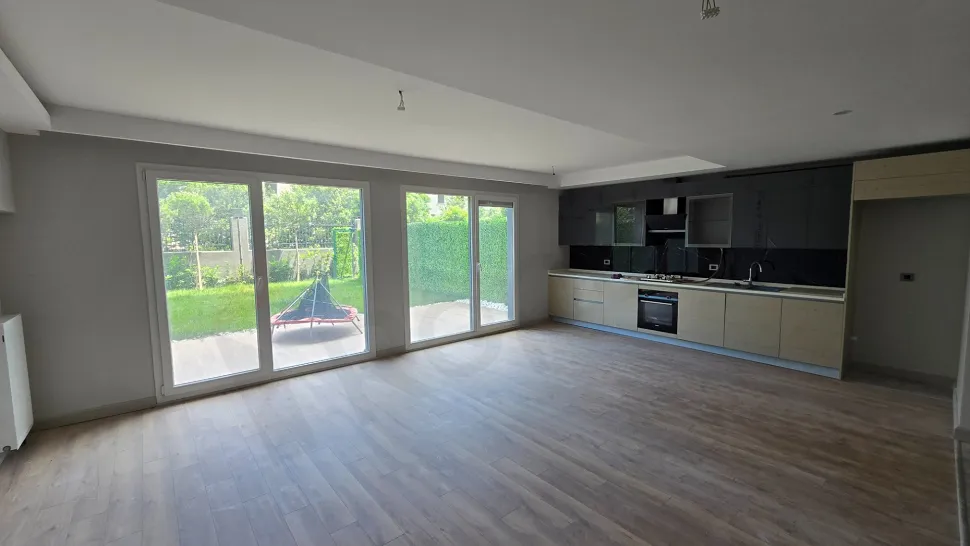 Garden Concept: Fluid 2+1 Duplex for Sale with a Private Living Terrace