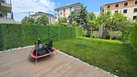 Garden Concept: Fluid 2+1 Duplex for Sale with a Private Living Terrace
