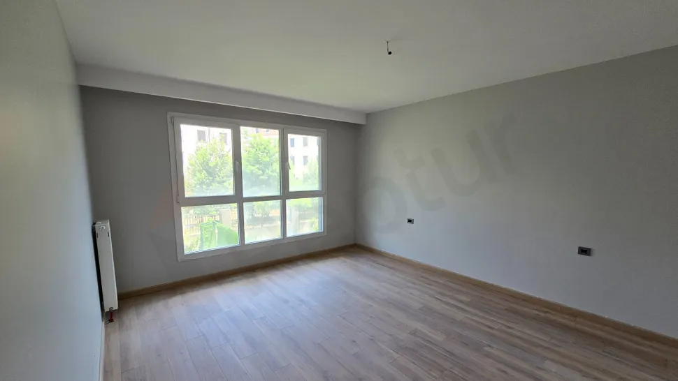 Garden Concept: Fluid 2+1 Duplex for Sale with a Private Living Terrace