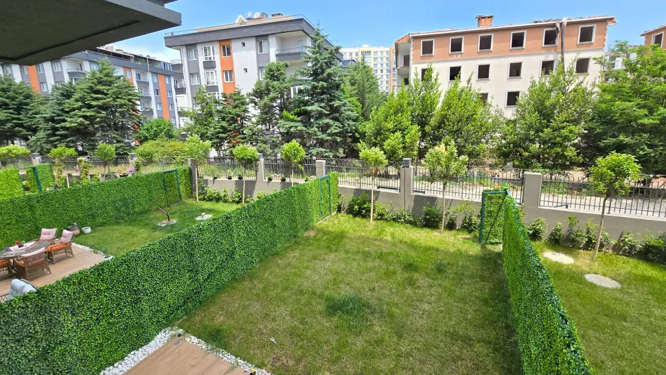 Garden Concept: Fluid 2+1 Duplex for Sale with a Private Living Terrace