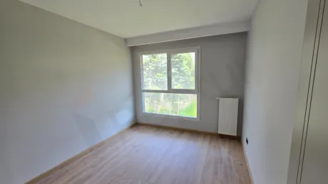 Garden Concept: Fluid 2+1 Duplex for Sale with a Private Living Terrace