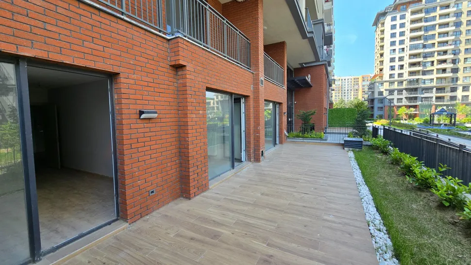 Large and open terrace of a duplex apartment with city views in Beylikdüzü, Istanbul.