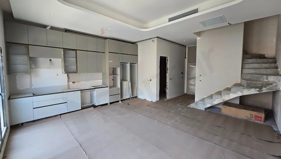 Grand 3+1 Duplex with a Panoramic Terrace and 4 Bathrooms in Beşiktaş