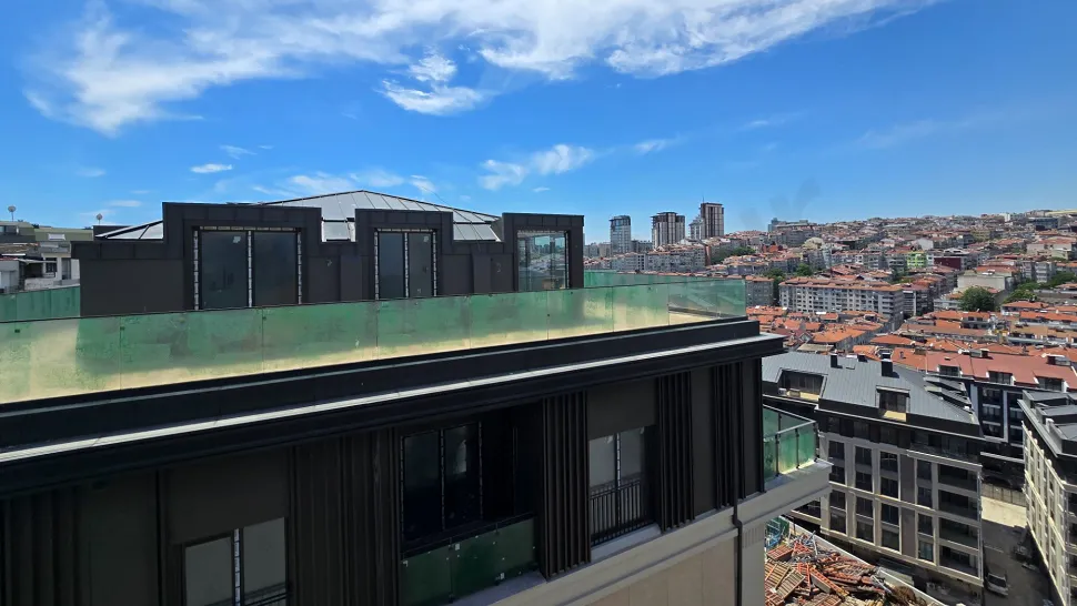 Grand 3+1 Duplex with a Panoramic Terrace and 4 Bathrooms in Beşiktaş