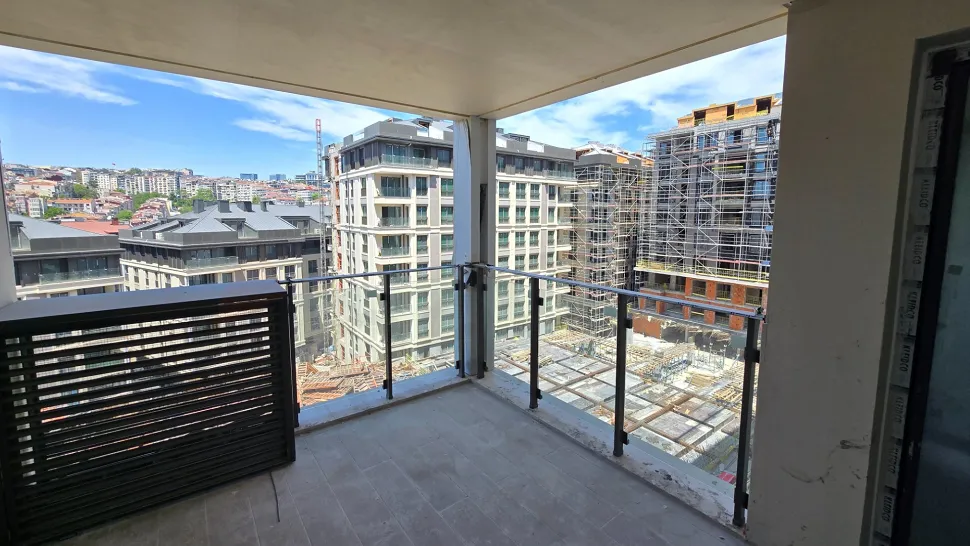 High-End 4+1 Family Apartment with an Independent Kitchen in Beşiktaş