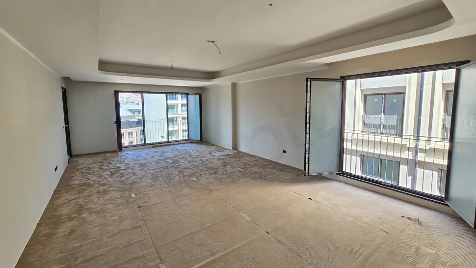 High-End 4+1 Family Apartment with an Independent Kitchen in Beşiktaş
