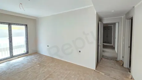 High-End 4+1 Family Apartment with an Independent Kitchen in Beşiktaş