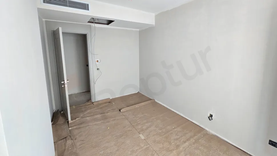 High-End 4+1 Family Apartment with an Independent Kitchen in Beşiktaş
