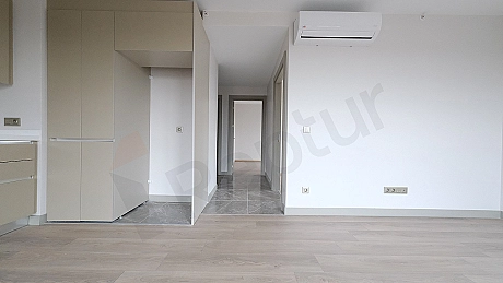 Image of a bright corridor.