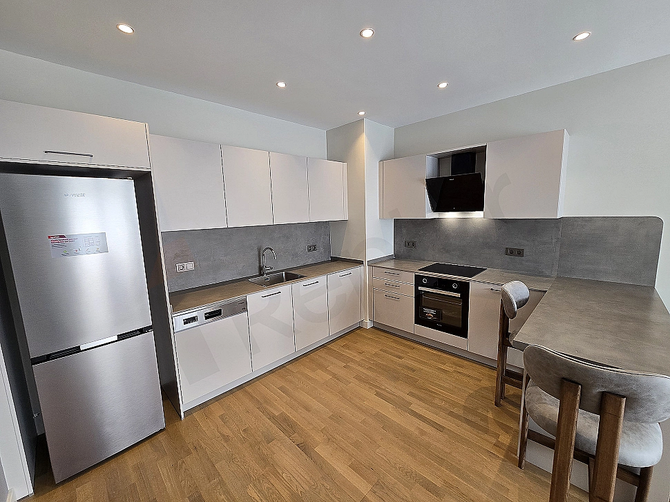 Image of a furnished kitchen.