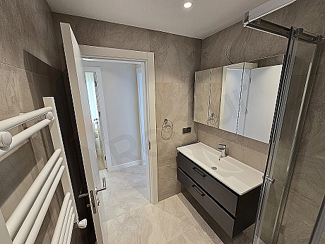 Image of a furnished bathroom.