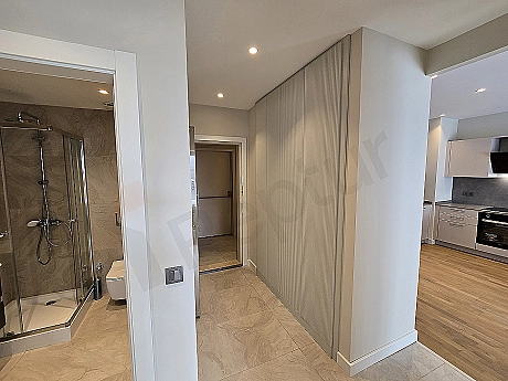 Image of a furnished apartment entrance hall.