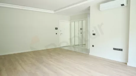 Spacious Bahçelievler Apartment with Indoor Pool & Gym in Istanbul