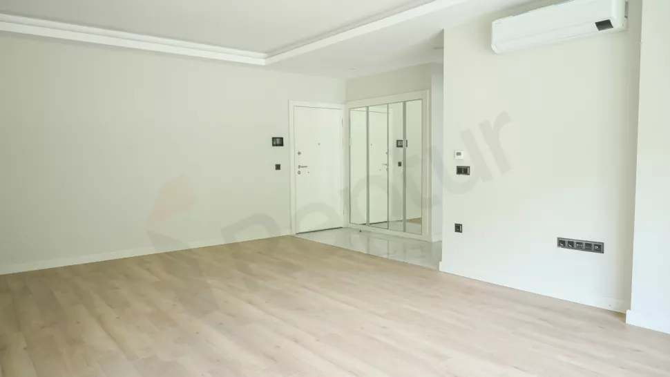 Spacious Bahçelievler Apartment with Indoor Pool & Gym in Istanbul