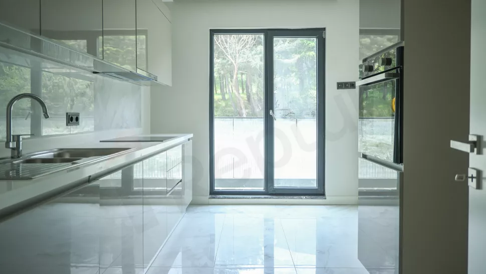 Spacious Bahçelievler Apartment with Indoor Pool & Gym in Istanbul