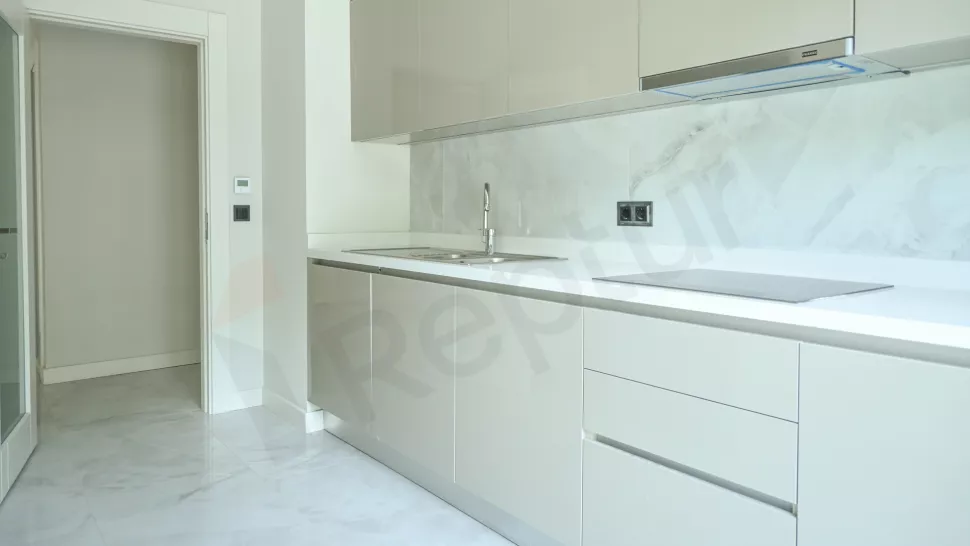 Spacious Bahçelievler Apartment with Indoor Pool & Gym in Istanbul
