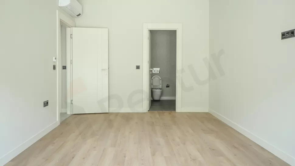 Spacious Bahçelievler Apartment with Indoor Pool & Gym in Istanbul