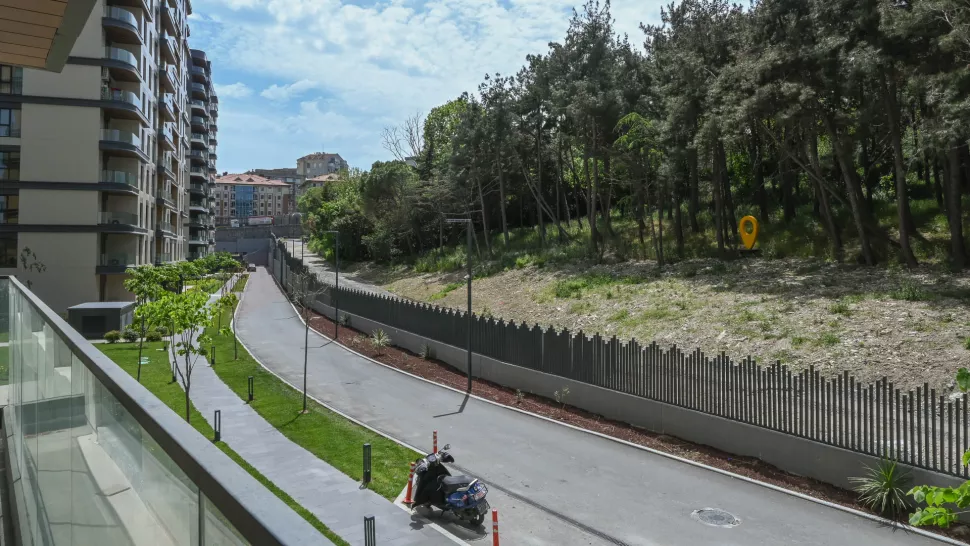 Spacious Bahçelievler Apartment with Indoor Pool & Gym in Istanbul
