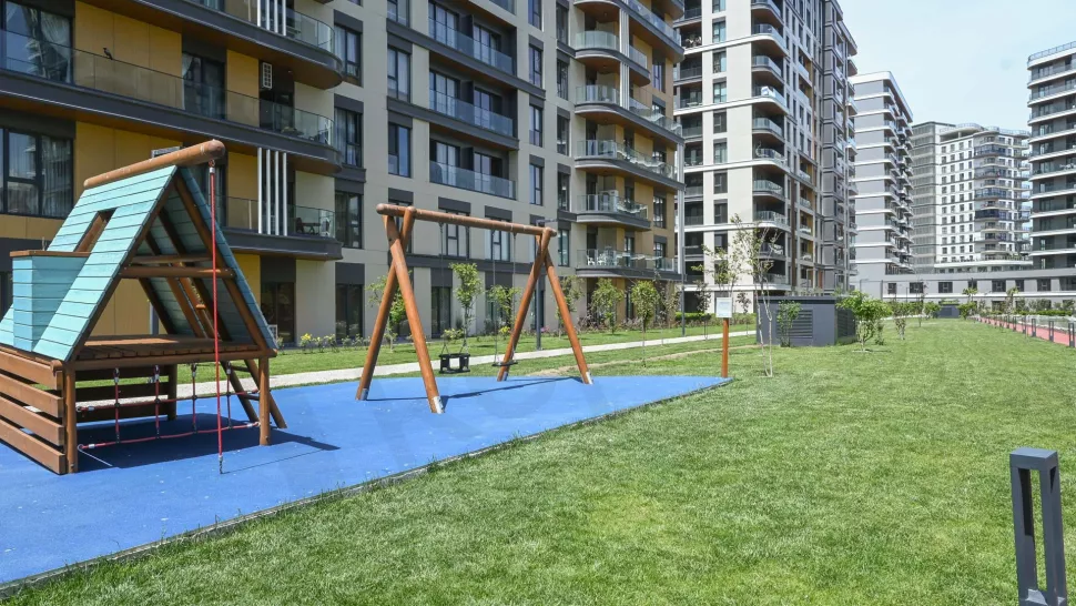 Modern Bahçelievler Istanbul Apartment with Indoor Pool & Gym