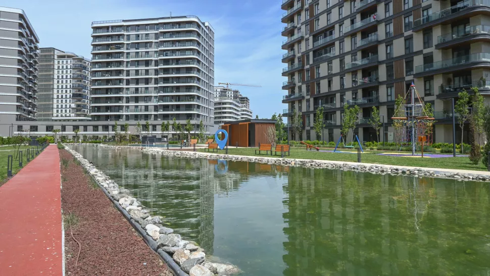 Modern Bahçelievler Istanbul Apartment with Indoor Pool & Gym