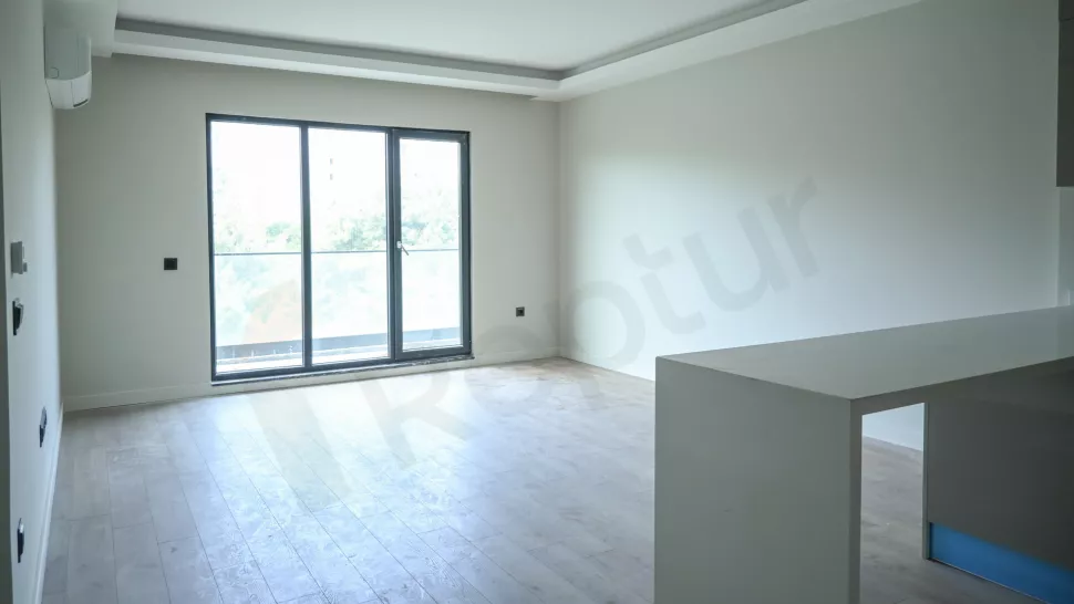 Modern Bahçelievler Istanbul Apartment with Indoor Pool & Gym