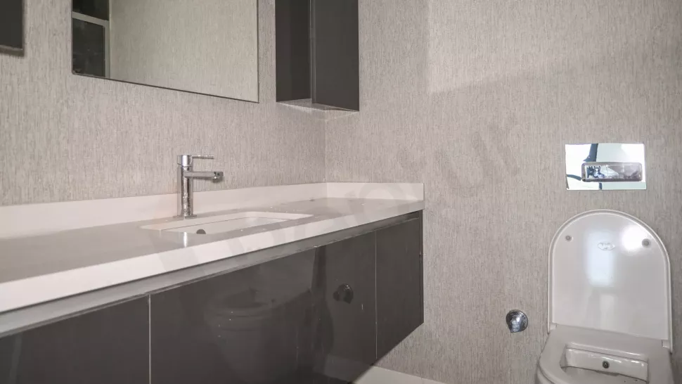Modern Bahçelievler Istanbul Apartment with Indoor Pool & Gym