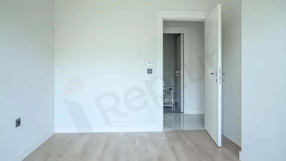 Modern Bahçelievler Istanbul Apartment with Indoor Pool & Gym