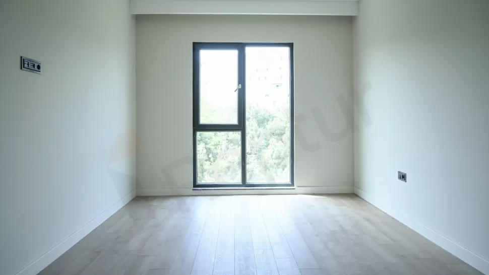 Modern Bahçelievler Istanbul Apartment with Indoor Pool & Gym