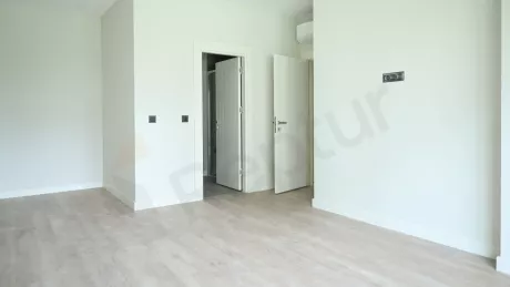 Modern Bahçelievler Apartment with Pool and Full Amenities