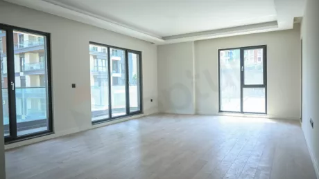 Luxury 180m2 Bahçelievler Apartment with Indoor Pool and Facilities