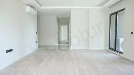 Luxury 180m2 Bahçelievler Apartment with Indoor Pool and Facilities