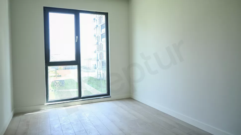 Luxury 180m2 Bahçelievler Apartment with Indoor Pool and Facilities