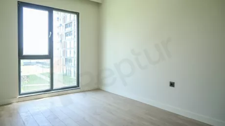 Luxury 180m2 Bahçelievler Apartment with Indoor Pool and Facilities