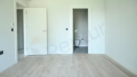 Luxury 180m2 Bahçelievler Apartment with Indoor Pool and Facilities