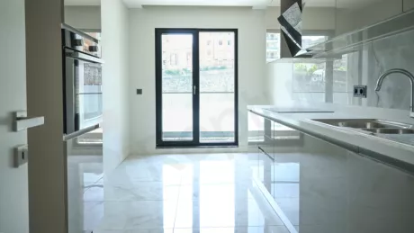Luxury 180m2 Bahçelievler Apartment with Indoor Pool and Facilities
