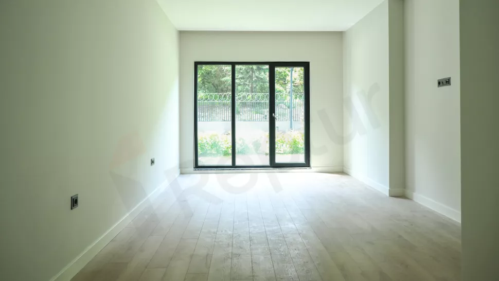 Luxury Bahcelievler Istanbul Apartment with Indoor Pool