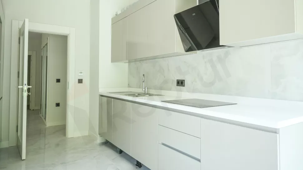 Luxury Bahcelievler Istanbul Apartment with Indoor Pool